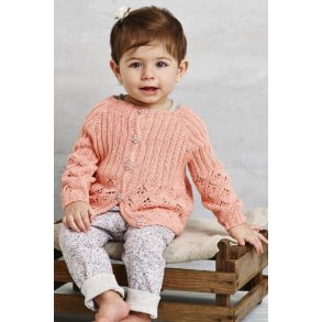 Trje med rib og hulmnster