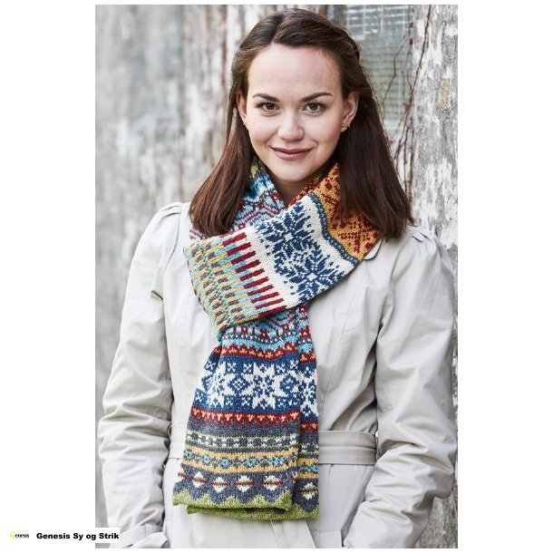 Kit med halstrklde i Esther