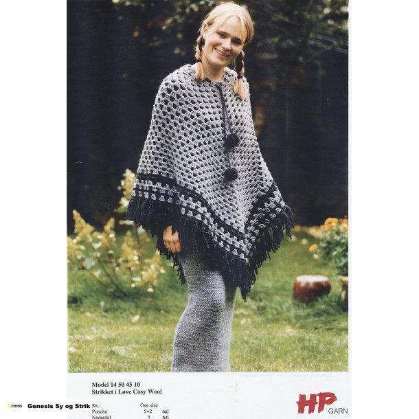 Hklet Poncho og strikket nederdel