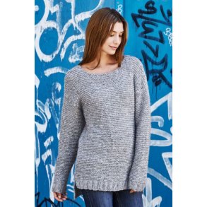 Letstrikket storsweater i retstrikning