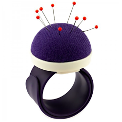 PRYM n�leholder til at s�tte omkring armen eller h�ndleddet.
