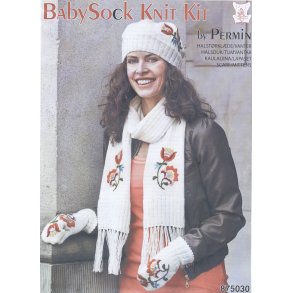 Hvidt halstrklde med broderi og Hue