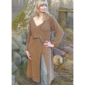 Lang trje strikket p tvrs