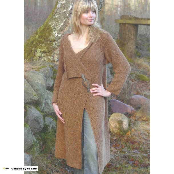 Lang trje strikket p tvrs
