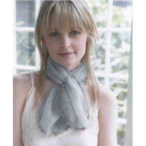 Lille retstrikket halstrklde