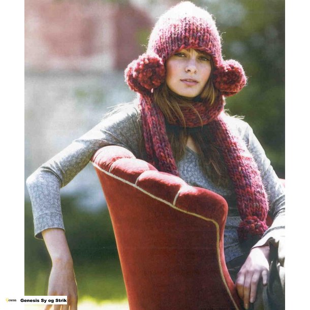 Halstrklde og hue med pomponer