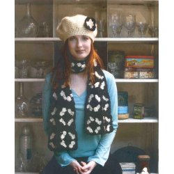 Hklet Baskerhue med blomst