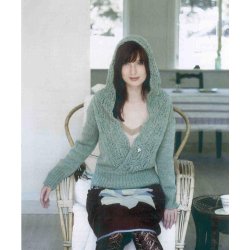 Sweater med htte og hulbort