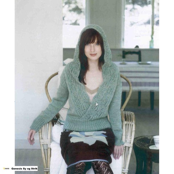 Sweater med htte og hulbort