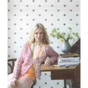 Trje med tvrstrikkede forstykker