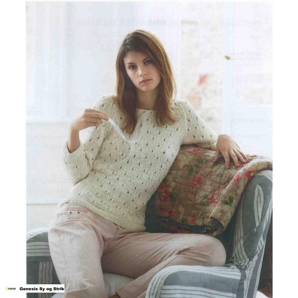 Raglanbluse med hulmnster og bnd