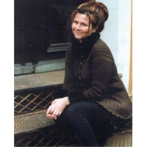 Lang trje med pelskanter.